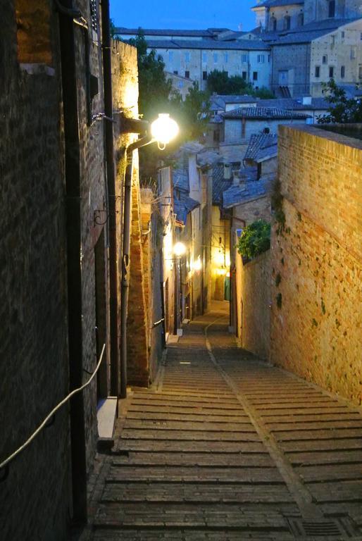 Hôtel Camping Pineta à Urbino Extérieur photo