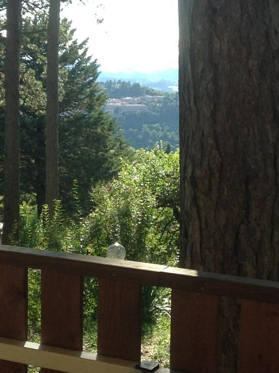 Hôtel Camping Pineta à Urbino Extérieur photo